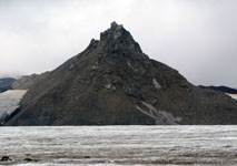 пик Калицкого, вид с ледового плато Джикаугенкез