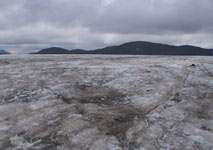 поля замерзшего озера Джикаугенкез 